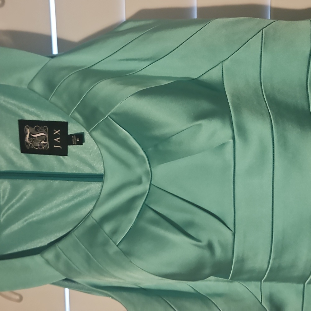 JAX DRESS - Picture 2 of 4